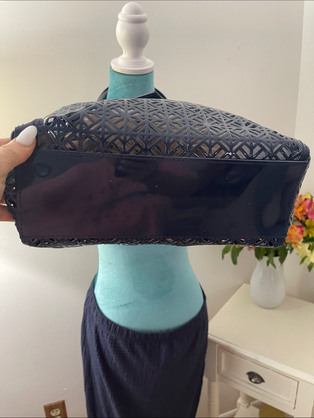 Tory Burch Navy Patent Laser-Cut Tote Bag - Picture 6 of 9